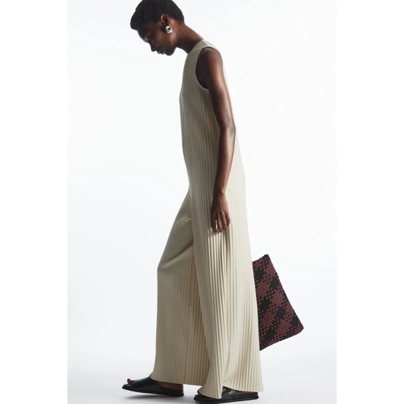 NWT!! COS Sleeveless Pleated Wide-Leg Jumpsuit Solid Ivory Minimalist Chic Small - Picture 1 of 16
